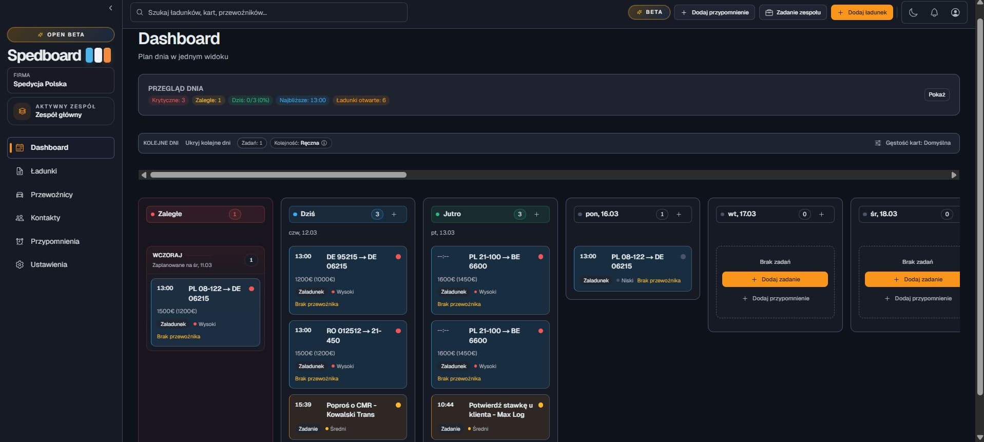 Dashboard Spedboard w ciemnym motywie z aktywnymi kartami zadań i ładunków.